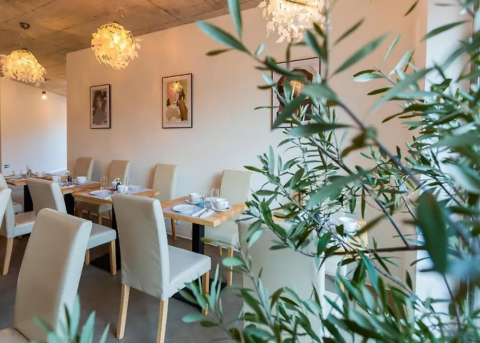 Exclusive Viva 招待所 4*